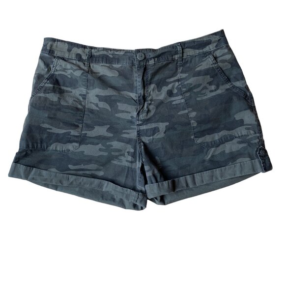 Social Standard by Sanctuary Hero Utility Roll Tab Cuff Poplin Camo Shorts-XXL - Picture 2 of 9